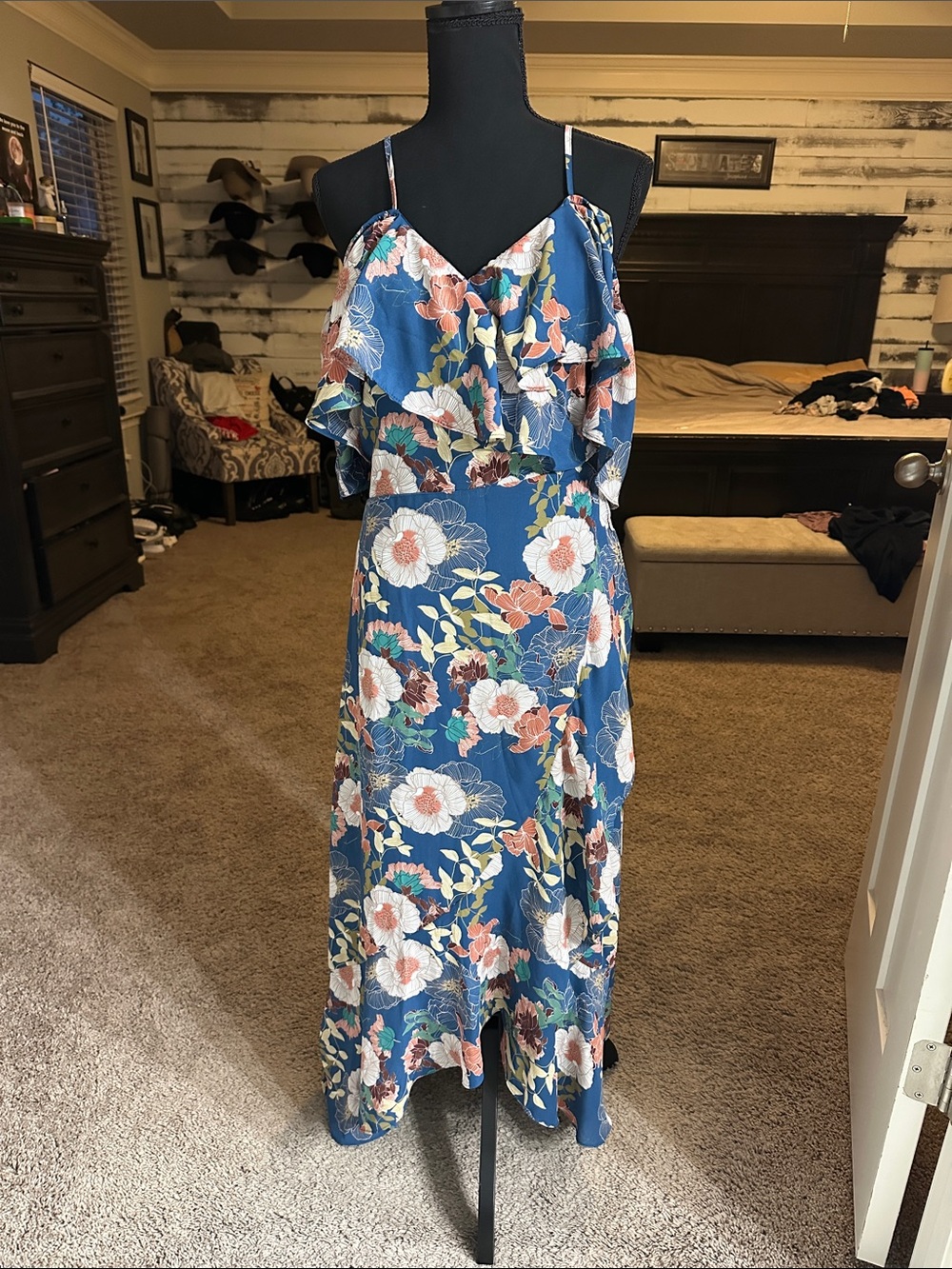 Lulus floral wrap dress with straps and flutter sleeves NWT